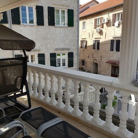 Apartments Sovran Vila Marija Prčanj Extérieur photo