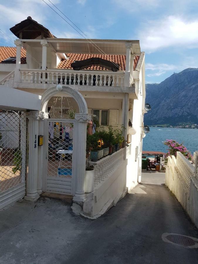 Apartments Sovran Vila Marija Prčanj Extérieur photo