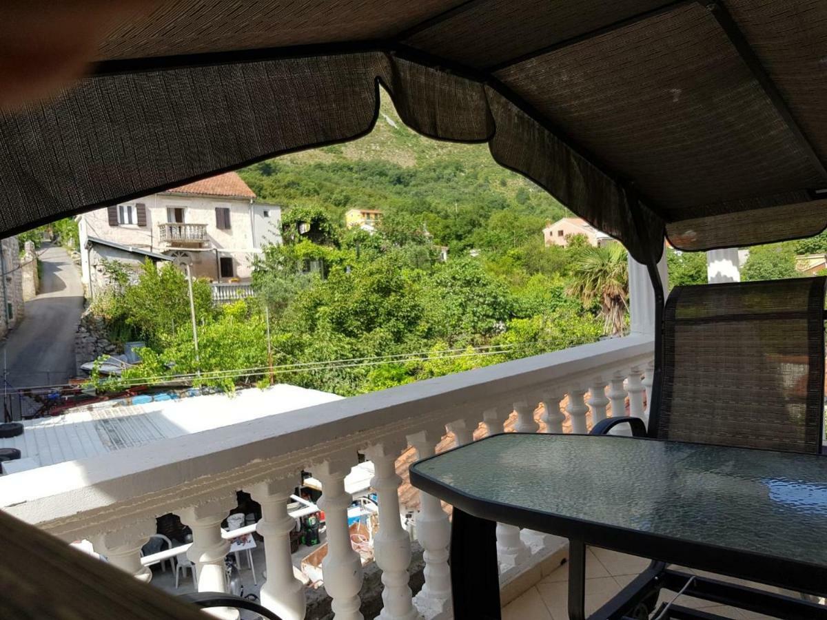 Apartments Sovran Vila Marija Prčanj Extérieur photo
