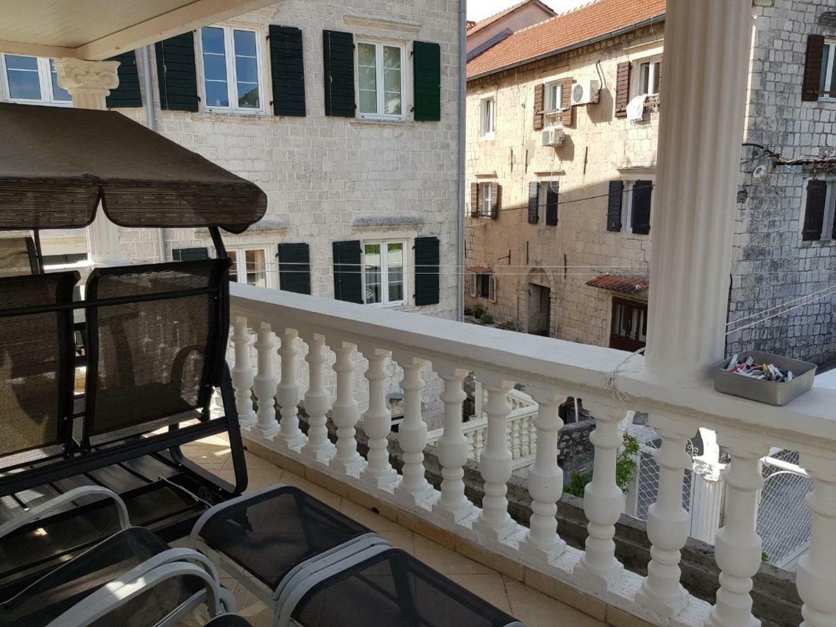 Apartments Sovran Vila Marija Prčanj Extérieur photo